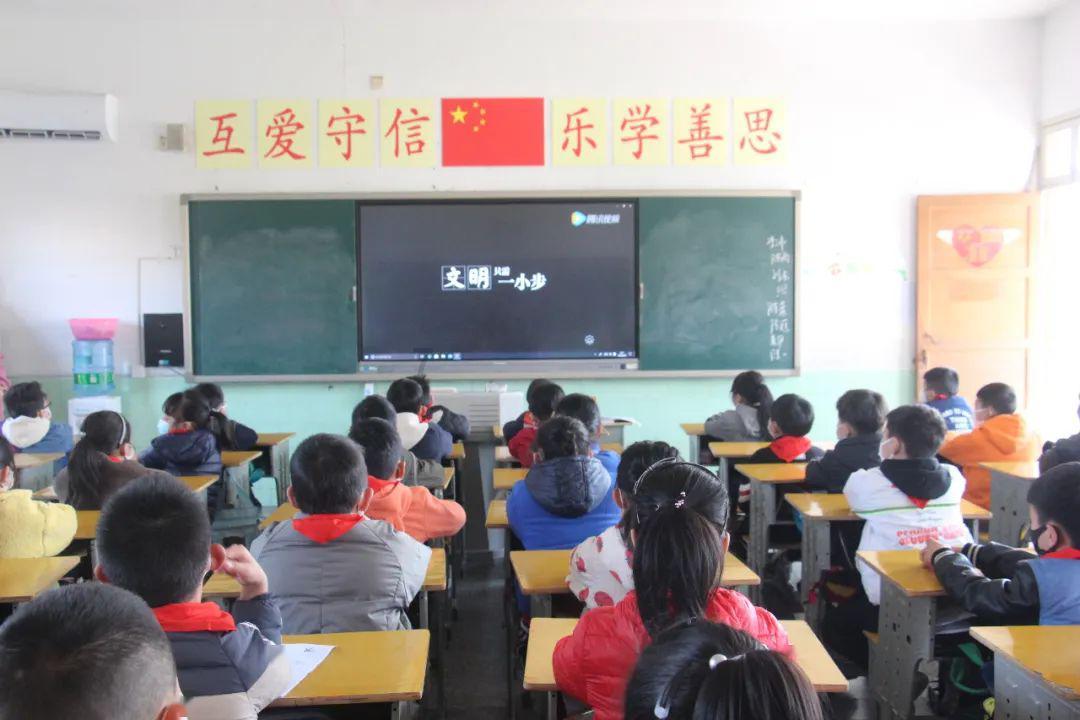 农场漂亮女孩